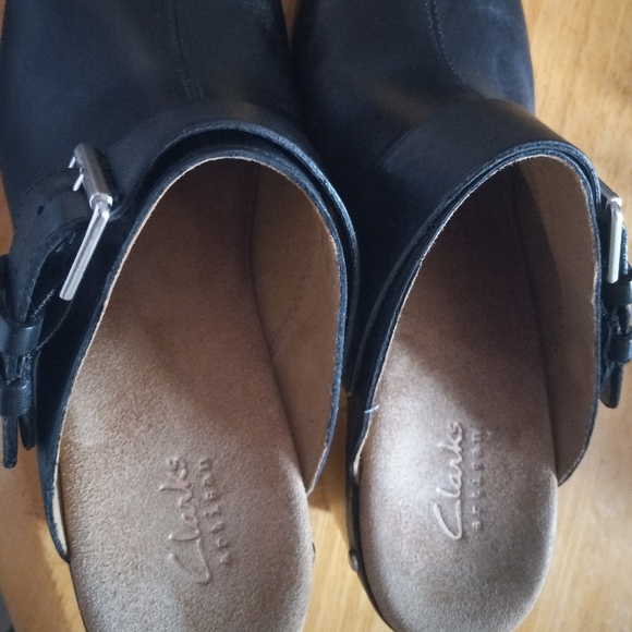 Clarks clogs size 8 U.S. - Picture 4 of 5